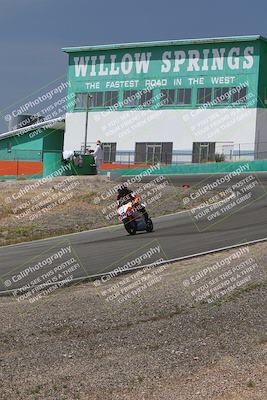 media/Apr-20-2025-AHRMA (Sun) [[393a79c373]]/Race/Group 4/Turn 4b/